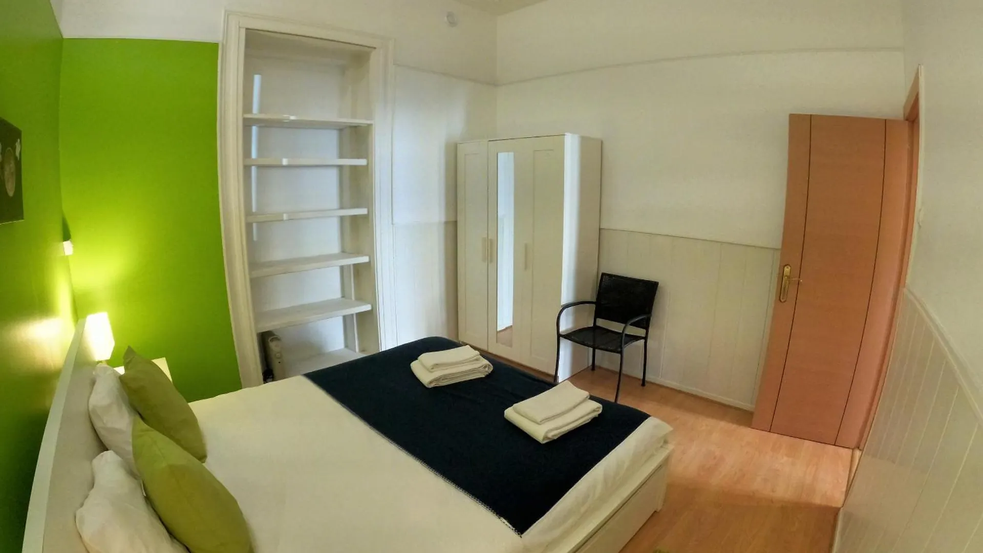 Lisbon T2 Apartment In Typical Villa In Sapadores Lisboa Portugalsko