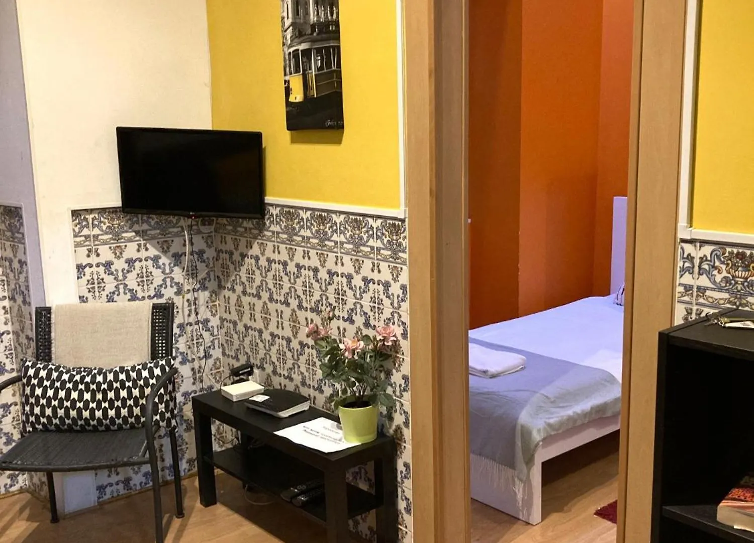Lisbon T2 Apartment In Typical Villa In Sapadores Lisboa Portugal