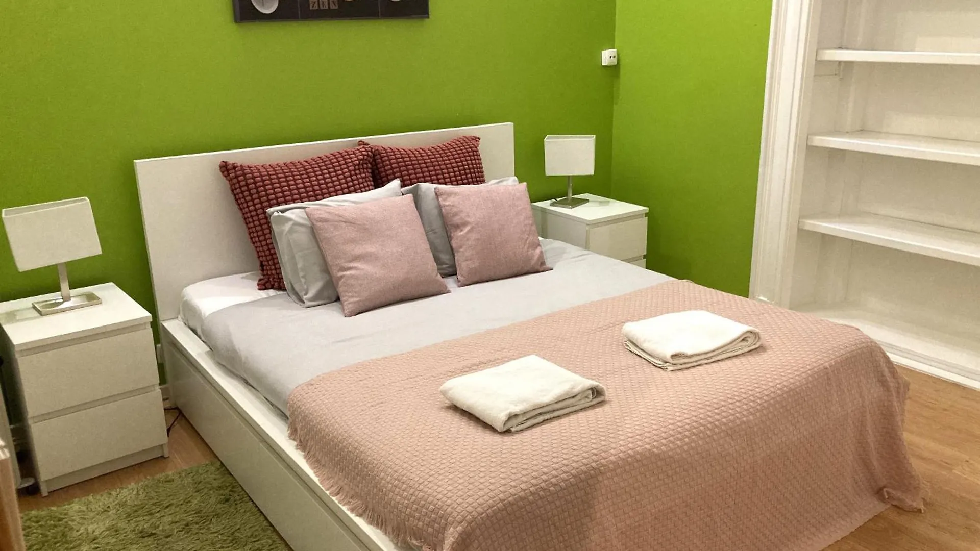 Lisbon T2 Apartment In Typical Villa In Sapadores Lisbon联系方式